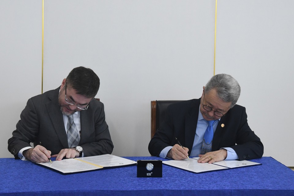 Үндэсний геологийн албатай хамтран ажиллах санамж бичигт гарын үсэг зурлаа.